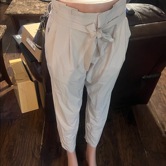 Athleta Women's Cream Cropped Pants - Picture 3 of 5